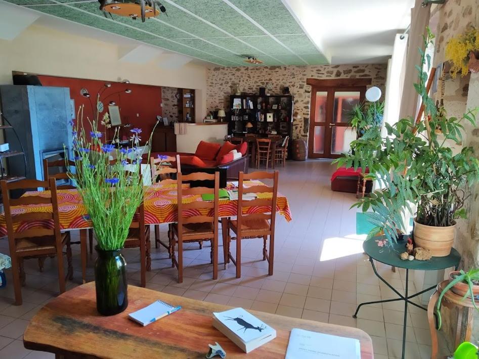 La Tribu De Lavaud Bed & Breakfast Saint-Quentin-sur-Charente ภายนอก รูปภาพ